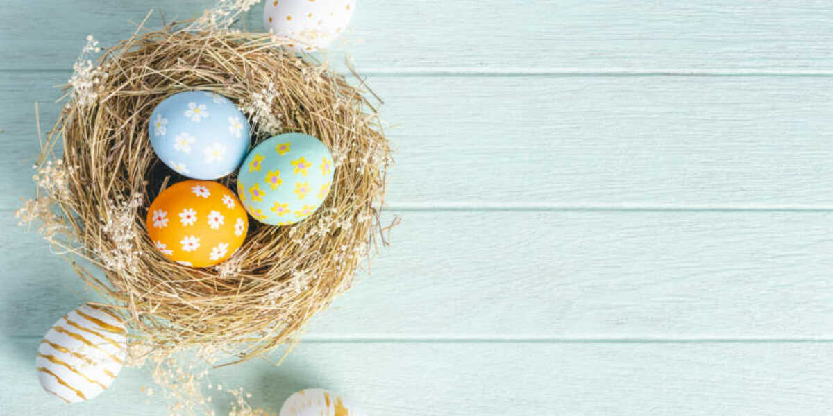 Happy easter Day. Easter eggs on wooden background. Greetings and presents for Easter Day celebrate time. Flat lay ,top view, copy space.